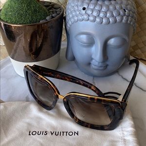 ❤️♥️SOLD♥️❤️LVWomen’s Soupçon Sunglasses